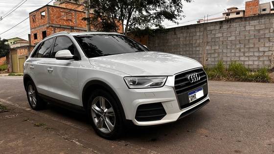 AUDI Q3 2.0 TFSI AMBIENTE QUATTRO 4P GASOLINA S TRONIC